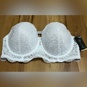 New without tags (NWOT) B.LUXE white lace longline strapless bra – size 42D.